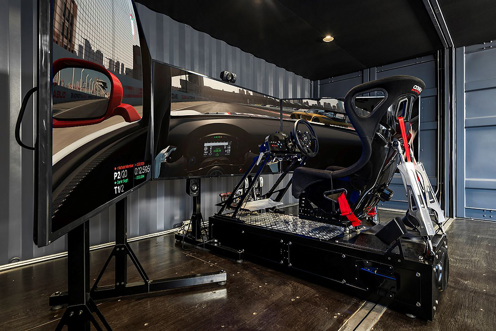 Racing Simulator in Sterling – Adrenaline rush and thrills!